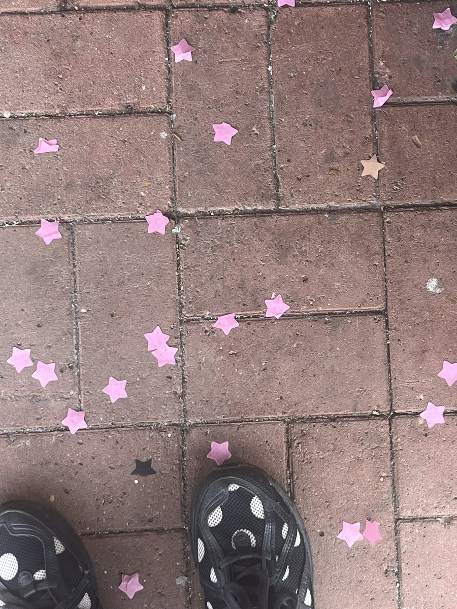 ribbonmia's tweet photo. camera roll https://t.co/v1AW2dhDAd
