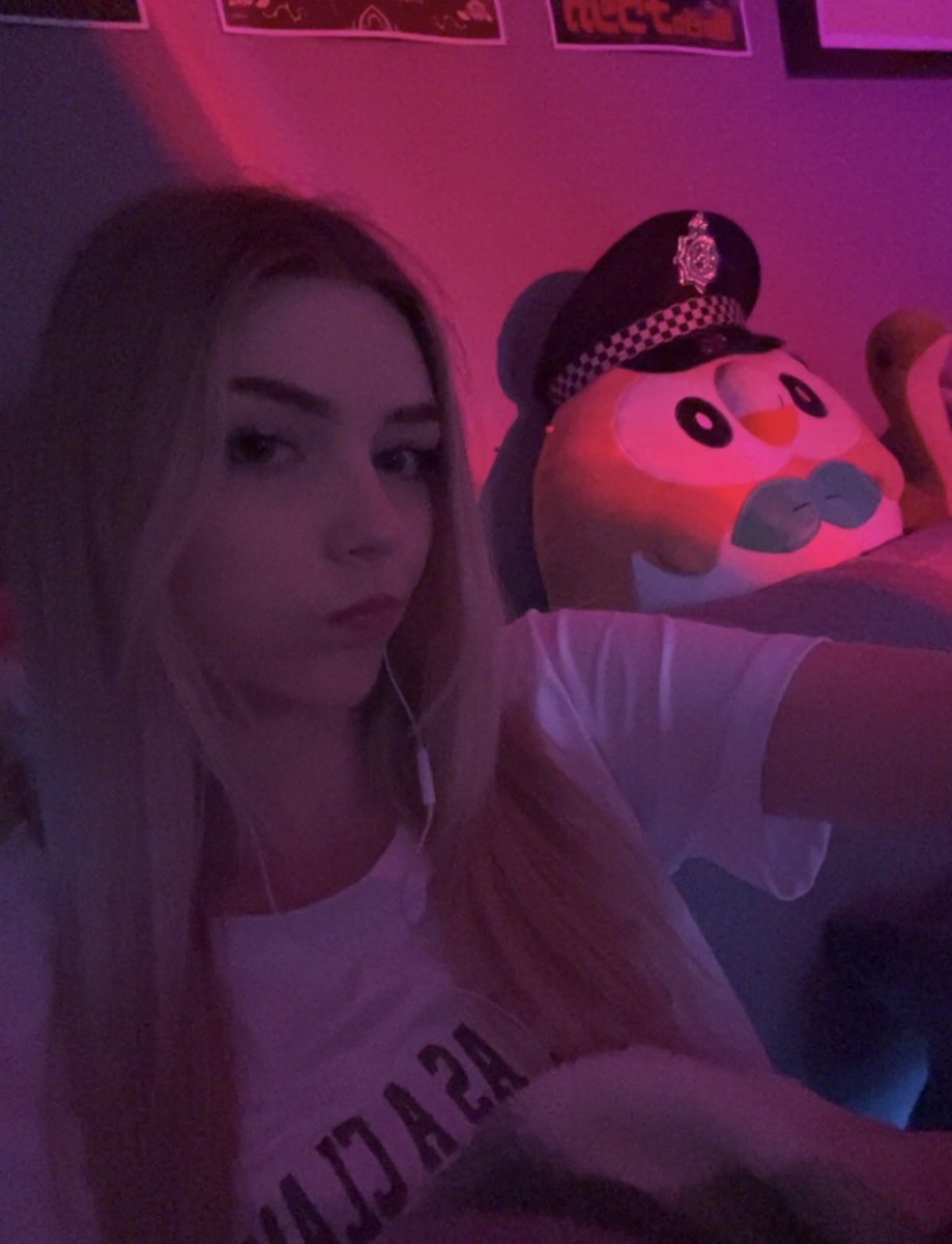 sootpuffs's tweet photo. ur under arrest https://t.co/rpZNxWcu5R