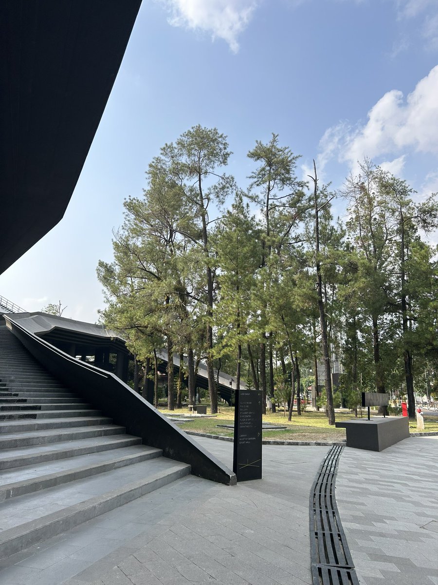 elyseannnn's tweet photo. stop bangun kopdes instead we need more public spaces like this https://t.co/tglyhfZKdZ