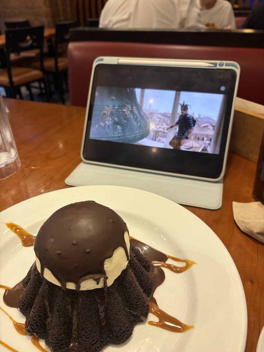 bella 🧸 tweet media