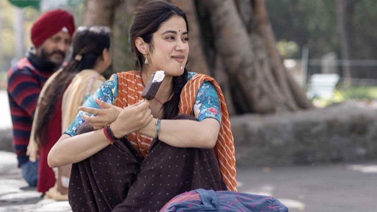 CellebIndia's tweet photo. 🎬 4 Years of #GoodLuckJerry ❤️

Did you know #JanhviKapoor underwent extensive training with language coaches and workshops to master Jerry's Bihari dialect?

Read Here 👇 https://t.co/Stm084unDN

#CellebIndia https://t.co/PPbCekeCZX