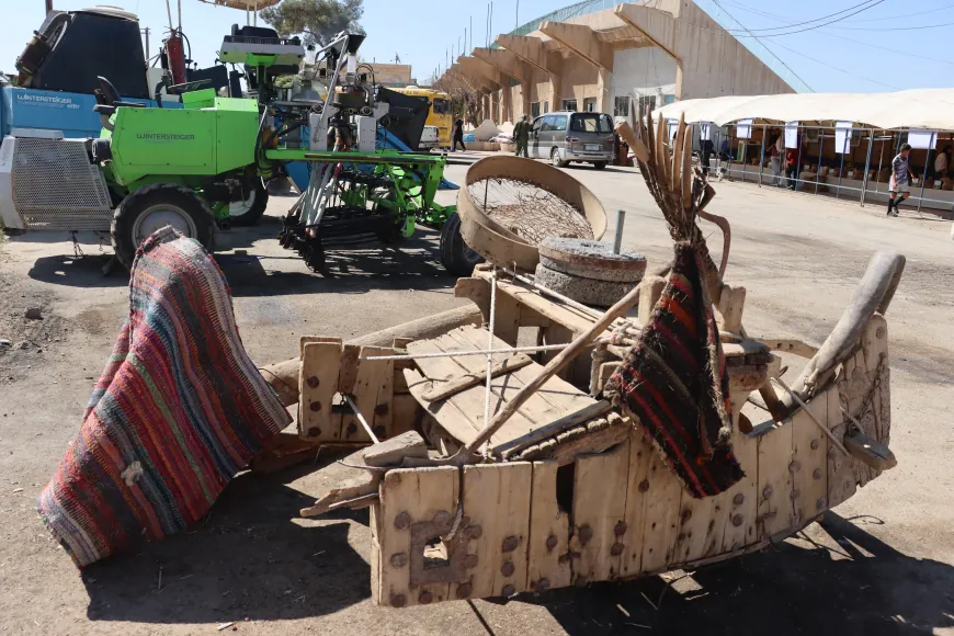 RojavaGundem5's tweet photo. 📍Qamişlo'da Buğday Festivali başladı. Amacı, buğdayın yetiştirilme aşamalarını ve ekonomik ve kültürel önemini sergilemek olan festival ilk defa düzenleniyor.

https://t.co/CsQBHzERNj https://t.co/dKRgLuUPhR