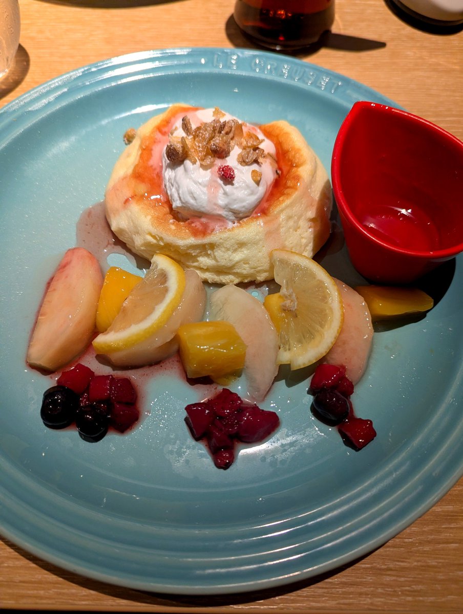 yuko152cm's tweet photo. 7/25
(3197)すかいらーくHDさんの優待を使って「むさしの森珈琲」に来ました。おしゃれカフェいいですね♪桃のパンケーキも美味しいです♪優待を使って堪能しました。ご馳走様でした。これからもガチホで応援します(*^^*)
#すかいらーくHD
#株主優待 https://t.co/Q5sPN79uC0