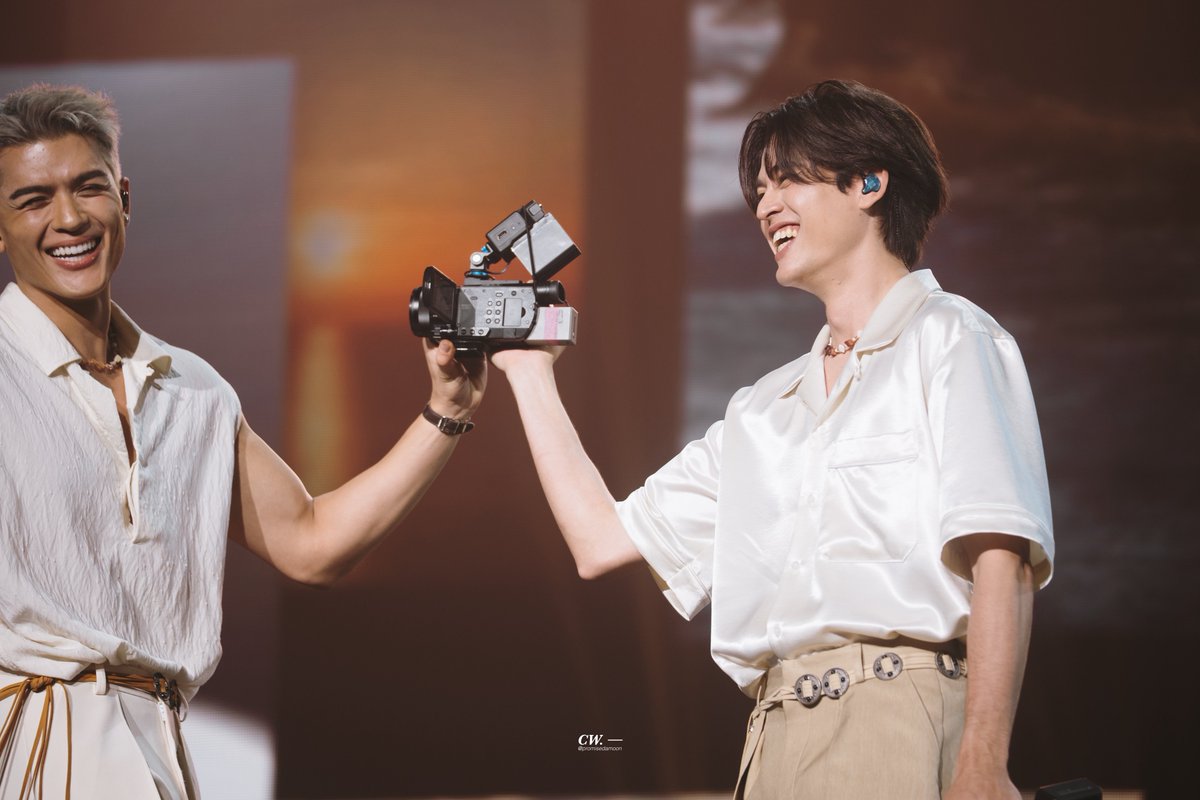 promisedamoon's tweet photo. โฮร โคตรน่ารักเล้ย 🫪🤍
ค่อยๆ รักกันเบาๆ 

#JossGawin #จอสกวิน
#JossGawinConcert https://t.co/o2K7tBXewN