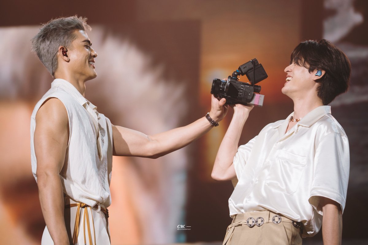 promisedamoon's tweet photo. โฮร โคตรน่ารักเล้ย 🫪🤍
ค่อยๆ รักกันเบาๆ 

#JossGawin #จอสกวิน
#JossGawinConcert https://t.co/o2K7tBXewN