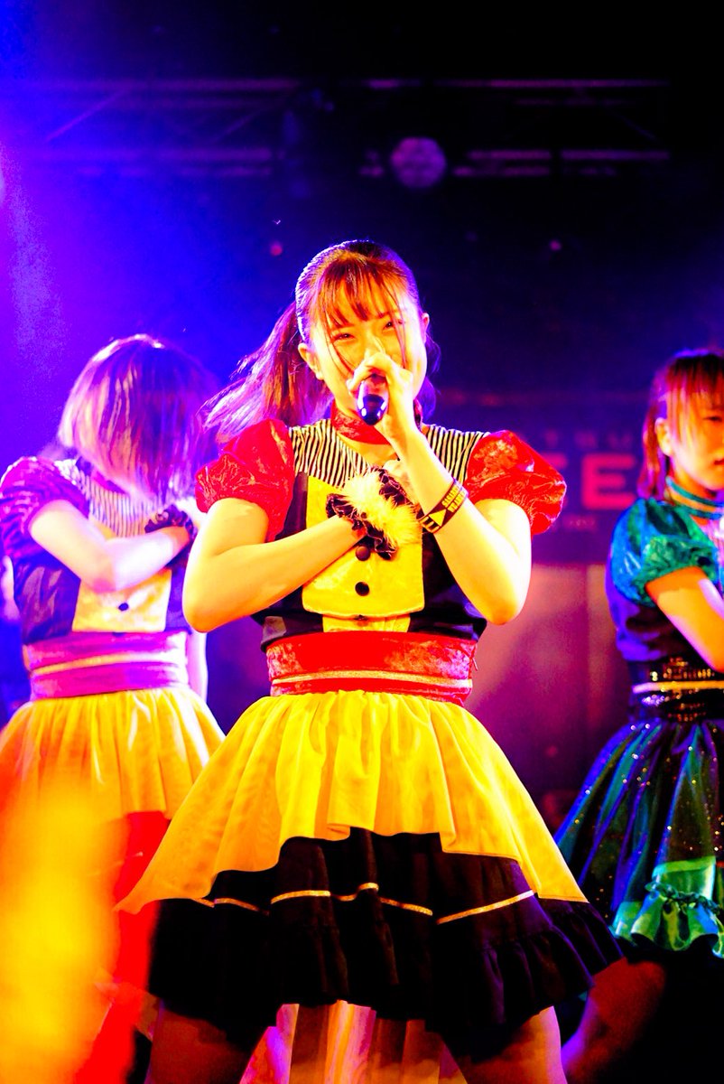 kmc_erichi's tweet photo. 紅羽まりん卒業まであと96日
みんなで繋ぐ𝕏ポストリレー 

Day 5
デビュー以来応援してきたまりりんがいよいよ卒業…
こんな時期もあったんだよと今のファンにも知って欲しいので、本人がやめてくれー！と言って来そうな昔の写真を添えます

#まりりんGraduation100 #はちペラ 

next➡️@_akihiro_ch https://t.co/txEVNNgVZH