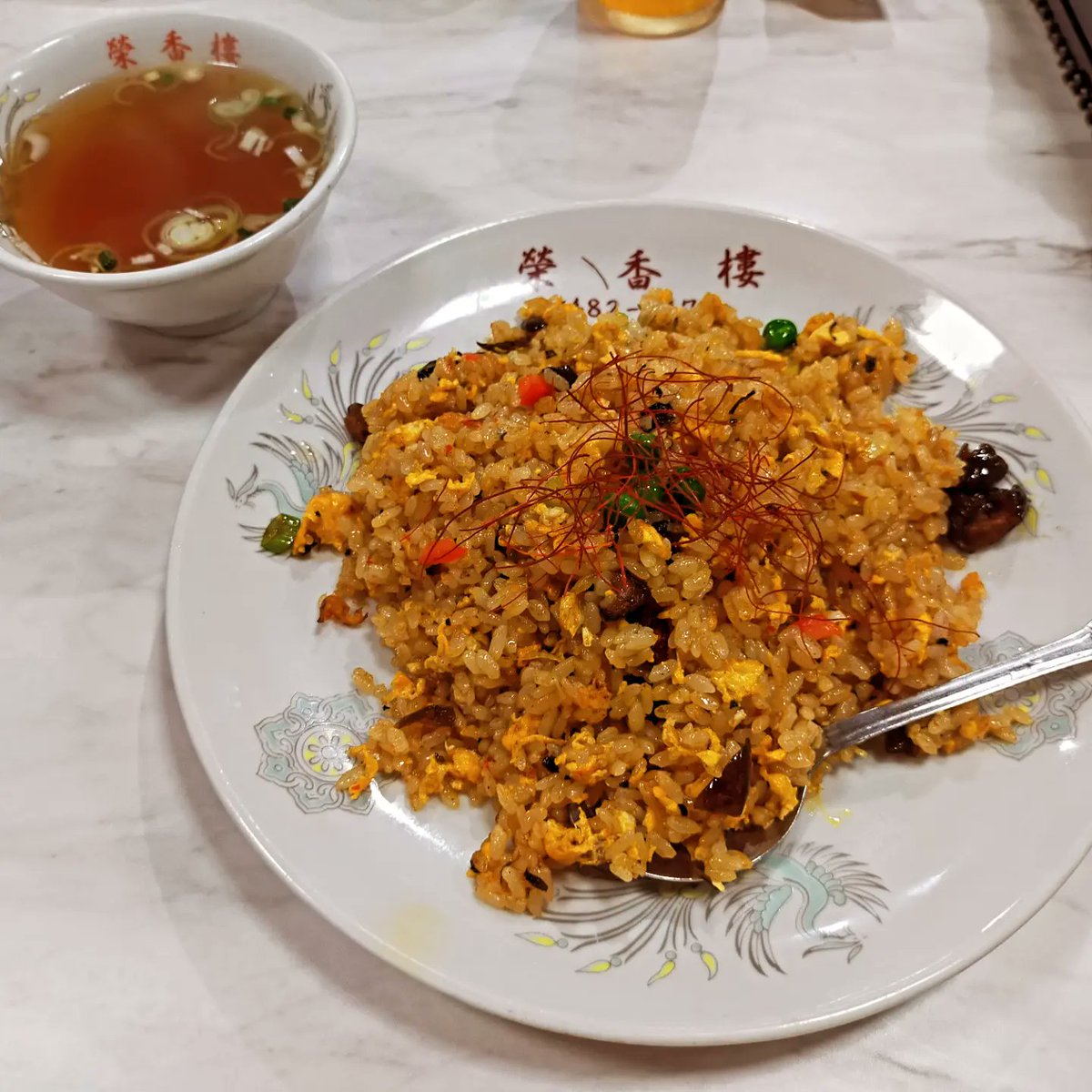kameoffcourse's tweet photo. リハビリの後、栄香楼さんに行ってきました。ピリカレーチャーハンと餃子まいうーです。
#千葉県
#八千代市
#餃子
#炒飯
#チャーハン
#ピリカレーチャーハン
#日本テレビ
#newsevery
#BSTBS
#町中華で飲ろうぜ
#フジテレビ
#Newsイット
#しらべてみたら
#YouTube
#餃子クエスト
#栄香樓 https://t.co/aG9xAz5Olj