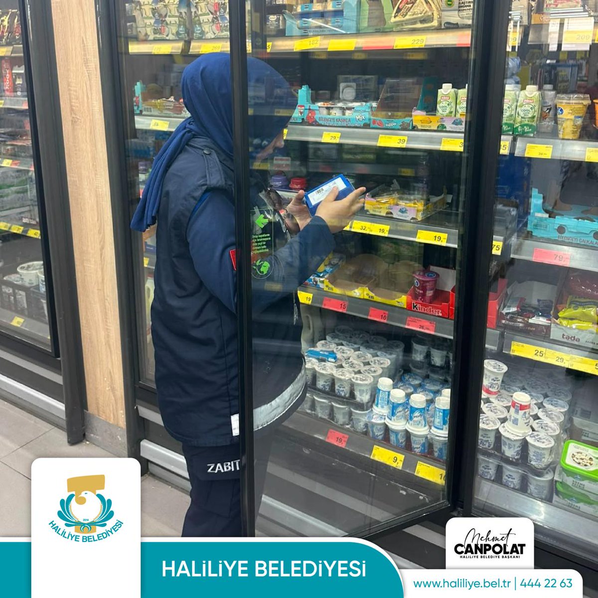 haliliye_bld's tweet photo. Vatandaşlarımızın sağlığı, güvenliği ve huzuru için denetimlerimizi aralıksız sürdürüyoruz. 👮‍♂️

📍Zabıta Müdürlüğüne bağlı ekiplerimiz;
🔹 Fırınlarda,
🔹 Marketlerde,
🔹 Semt pazarlarında gerçekleştirdiği denetimlerle hijyen, fiyat etiketi ve genel mevzuata uygunluğu titizlikle kontrol ediyor.