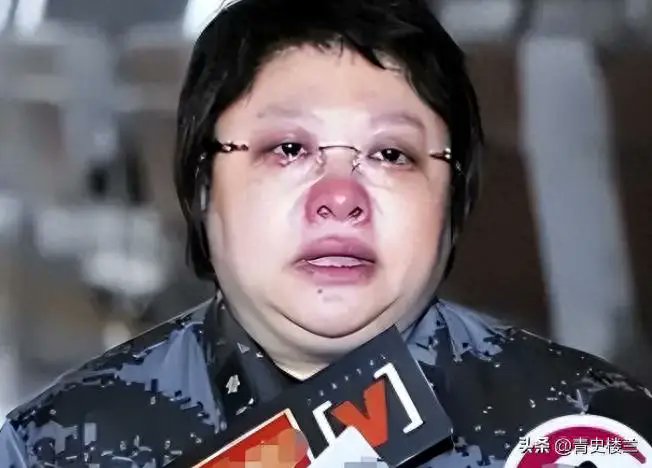 5xyxh's tweet photo. 这个面儿走大了！北京警方正式立案调查韩红经济问题。 https://t.co/skKoG35uwR