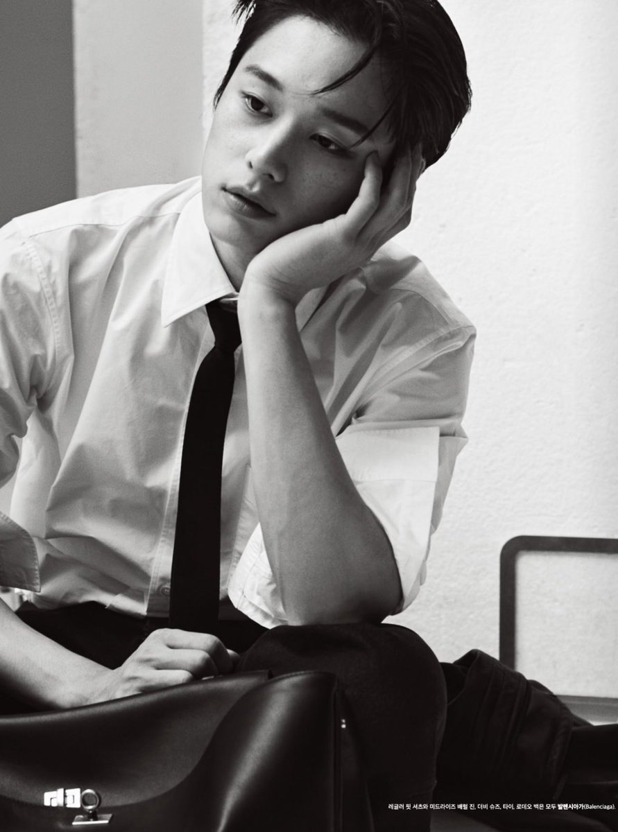 dailyljy's tweet photo. juyeon in balenciaga for dazed korea, august 2026

#JUYEONxBalenciaga 
#JUYEON #주연 #더보이즈 https://t.co/SyuXoT1vzc
