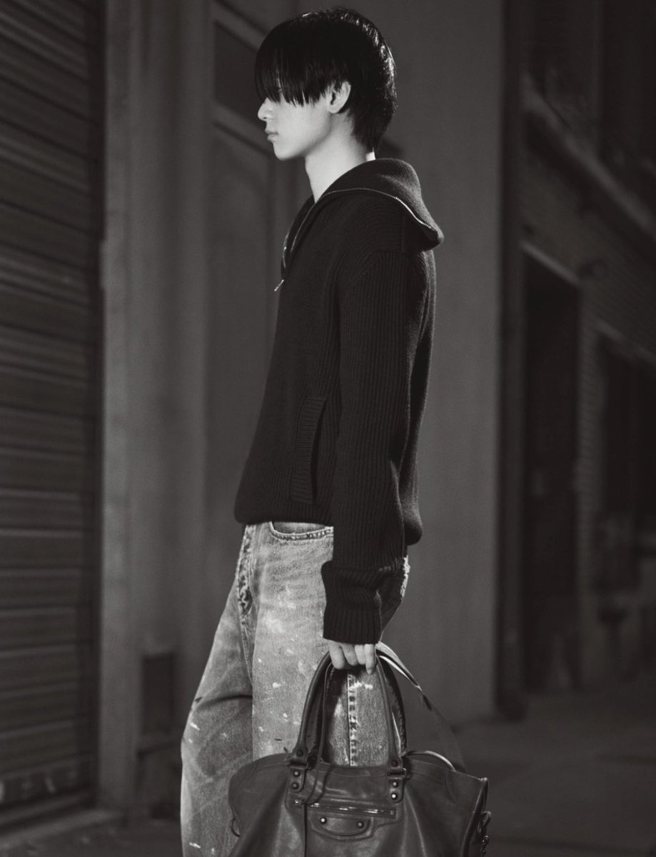 dailyljy's tweet photo. juyeon in balenciaga for dazed korea, august 2026

#JUYEONxBalenciaga 
#JUYEON #주연 #더보이즈 https://t.co/SyuXoT1vzc