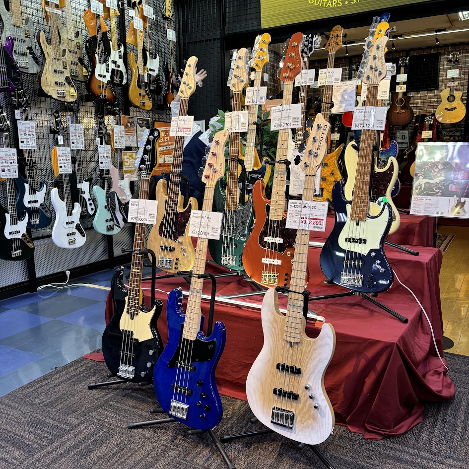 shima_kouriyama's tweet photo. 【 Japan Craft Bass Fair 】
7/31(金)~8/9(日)
商材が到着しました!
この価格帯の国産ベースがこの本数、店頭に並ぶことは中々ないので、担当もワクワクしております🤤
皆さん、ぜひ遊びにいらしてください!🔥
〈展示予定メーカー〉
はこちらから👇
https://t.co/mQrkUPjPZt
#ベース https://t.co/uhUduuRxD5