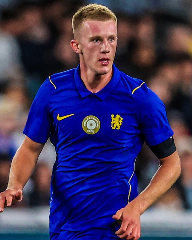 eurofootcom's tweet photo. 🏴󠁧󠁢󠁥󠁮󠁧󠁿🧬 Fun fact: Chelsea youngster Reggie Watson (16) is the son of Ben Watson. 💙

When Wigan won the FA Cup in 2013 against Man City, Ben Watson scored the winning goal in the 91st minute. 🤩 https://t.co/vCoGnLw8Ld