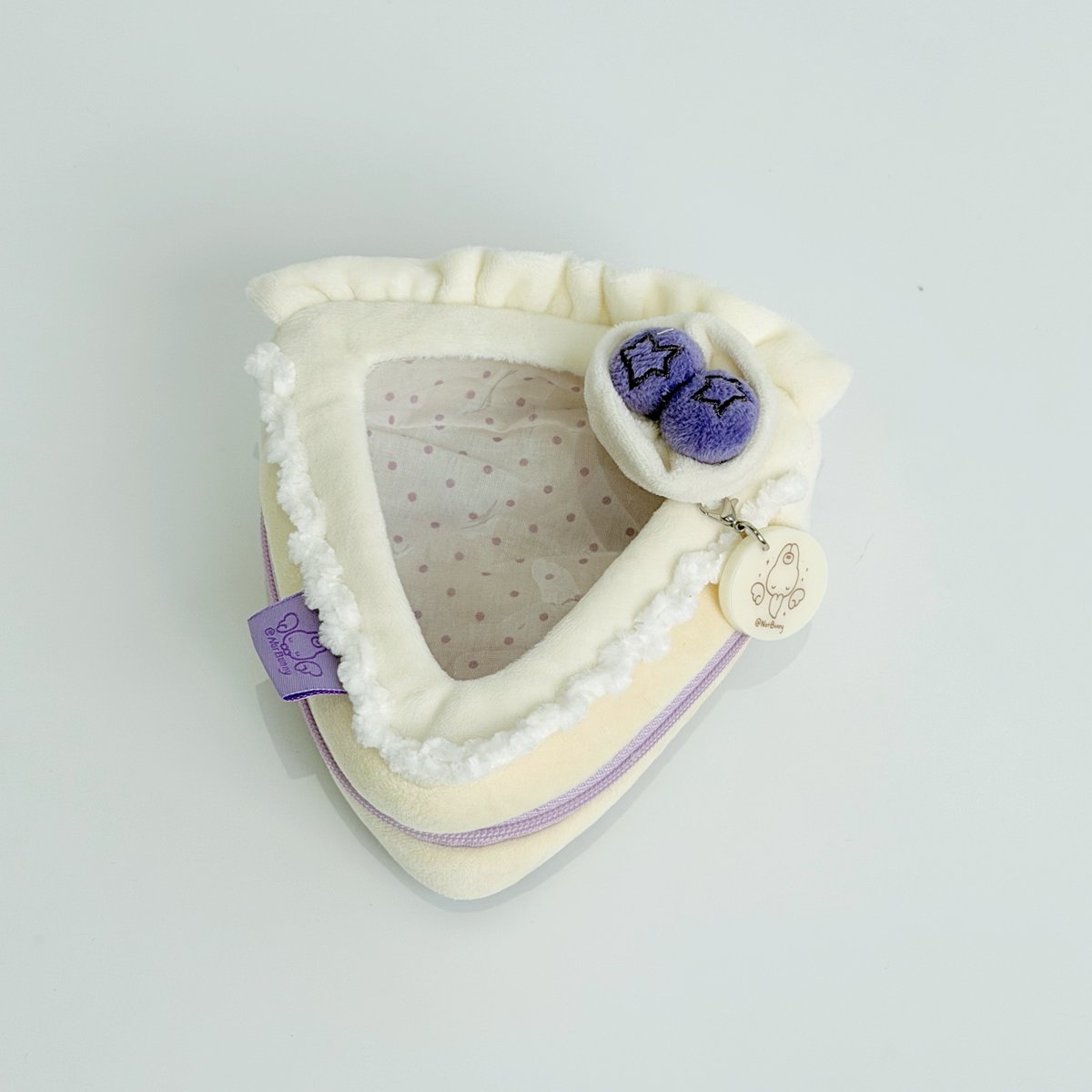 PiCCODO's tweet photo. 【新商品入荷情報】
✨NotBunny 10cmぬいぐるみポーチ　全6種
入荷しました

入荷数少ないためお買い求めの方はお早めに🙌
https://t.co/CfOCaJ1L3E
#piccodo #NotBunny https://t.co/OiZTBUdrpF