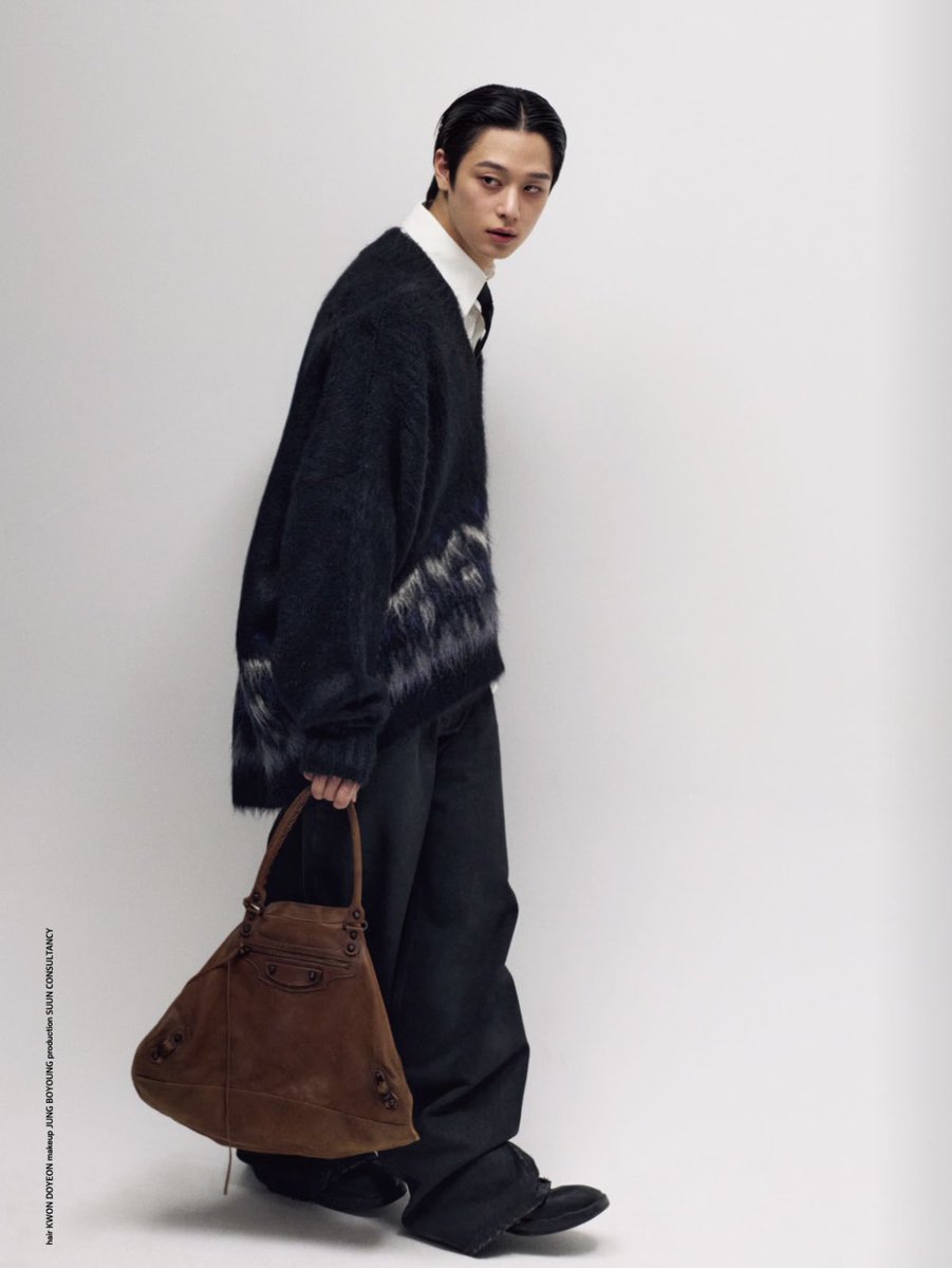 dailyljy's tweet photo. juyeon in balenciaga for dazed korea, august 2026

#JUYEONxBalenciaga 
#JUYEON #주연 #더보이즈 https://t.co/wmvh55uhCB