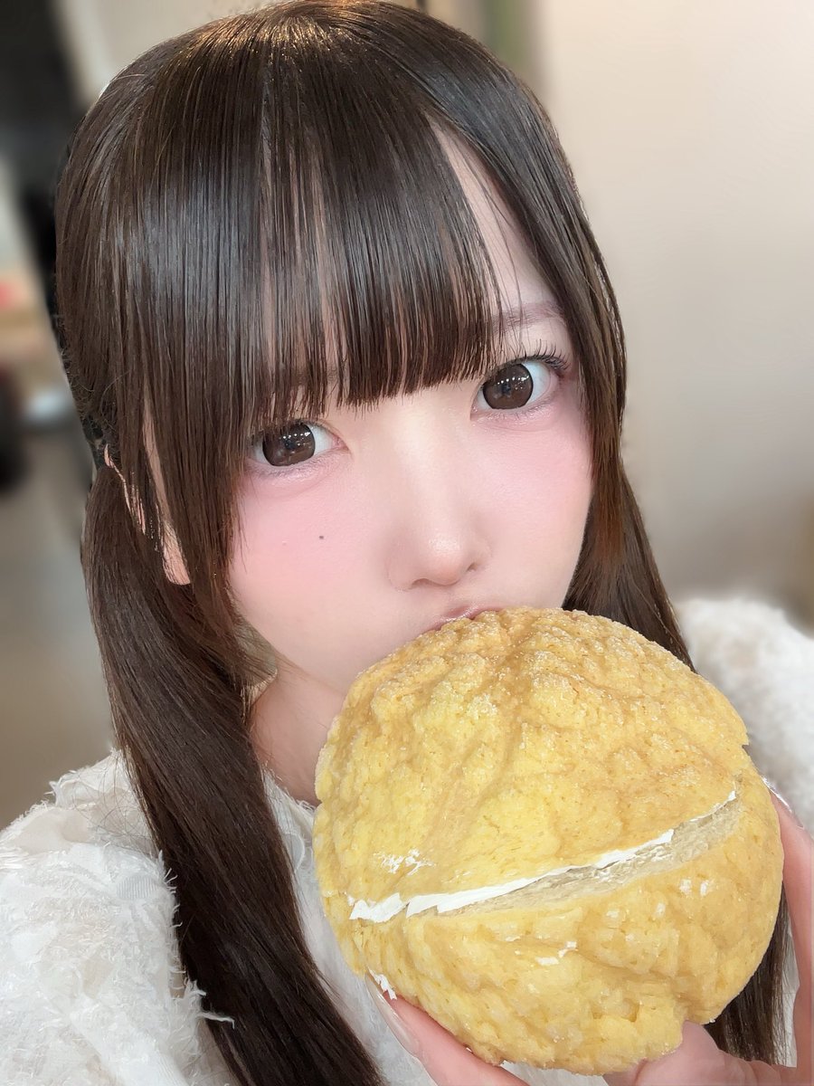 lois_suu's tweet photo. ⬇️このあと「口の周り砂糖だらけやで」と言われる https://t.co/u0T72w5DP4