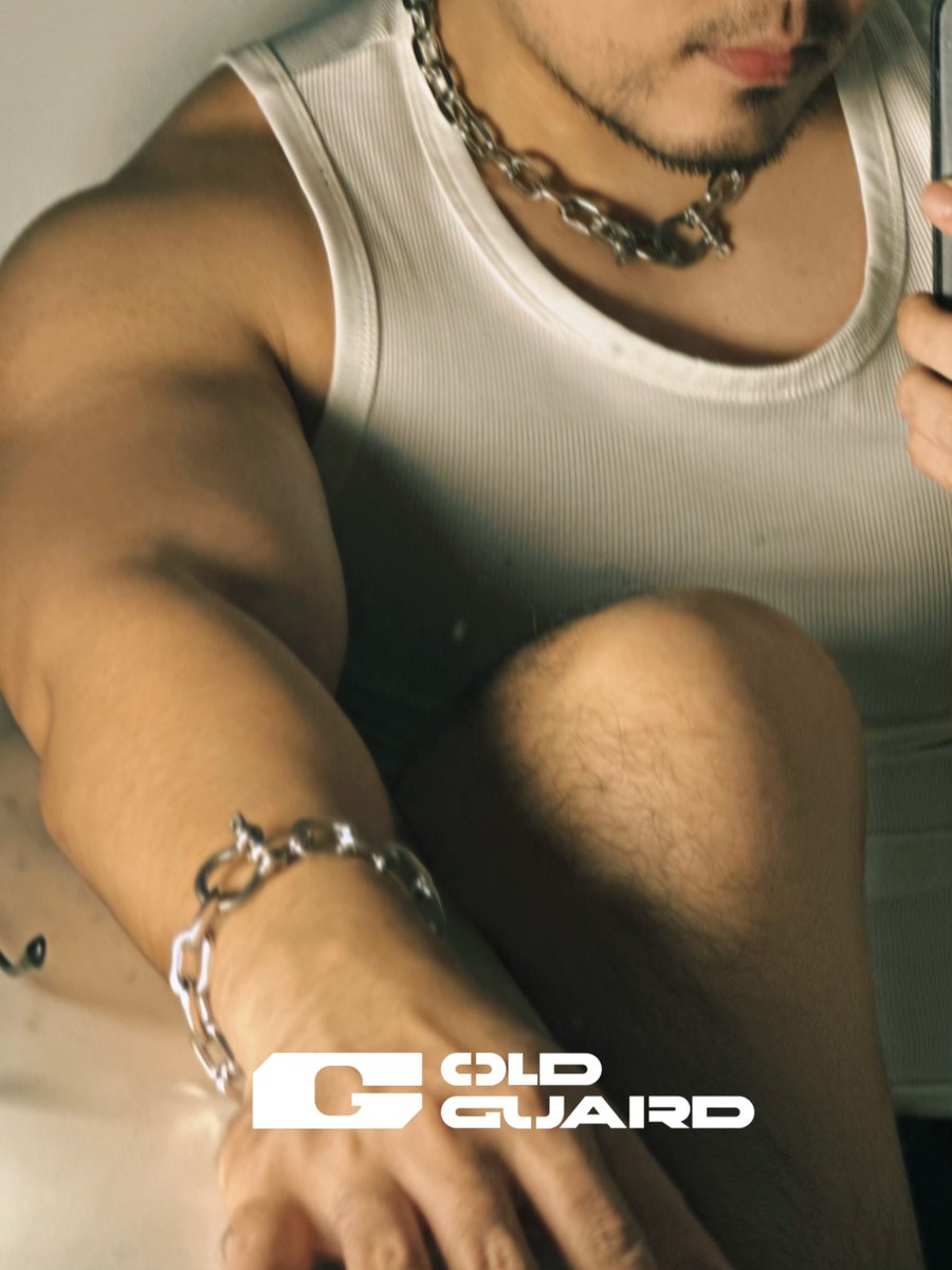OLDGUARD007's tweet photo. SUMMER NIGHT|暗夜解禁 Summer Night Horseshoe Chain
【淘宝】OLDGUARD旧约超轻铝链男士项链M扣不锈钢扣颈椎0负担痞帅野
https://t.co/Di4zqzHbPo
Model@普雷欧德-(🍠)
#OLDGUARD旧约 #AluminumChain #HorseshoeClasp #SummerNight #ZeroBurden #RogueVibe #超轻铝链 #马蹄扣 #痞帅野性 https://t.co/iBHnwLlxhB