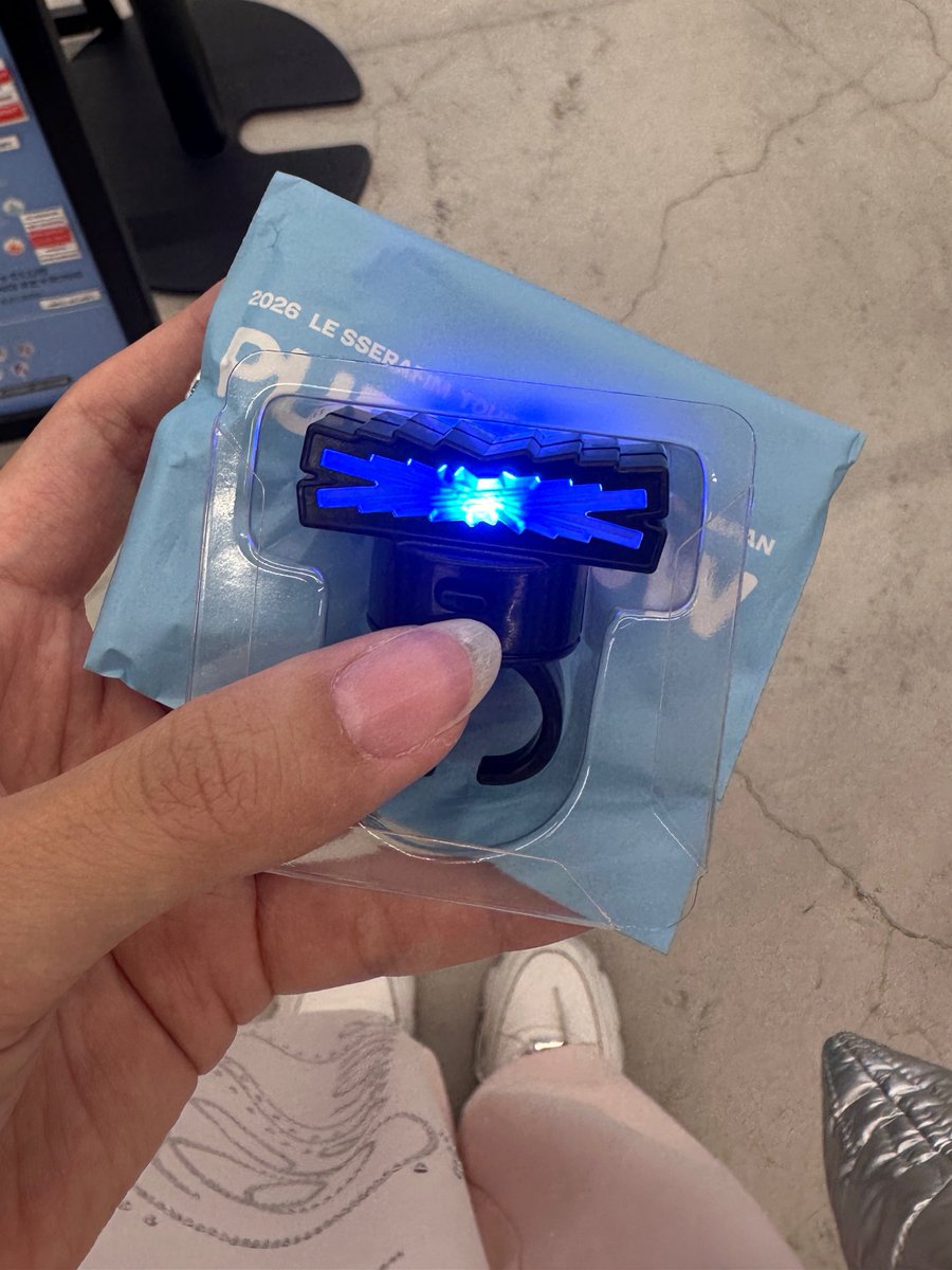 Candy______2's tweet photo. LE SSERAFIM ルセラ PUREFLOW
リングライト交換

譲)カズハ

求)チェウォン

本日原宿または8/1現地にて交換

可能な方��お願いいたします。 https://t.co/wGaepS93MF