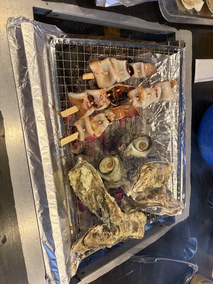 Uta1545's tweet photo. 昨日は牡蠣食ってて配信サボってしまいました。

猛省しています。🥳 https://t.co/34yXZBdybg