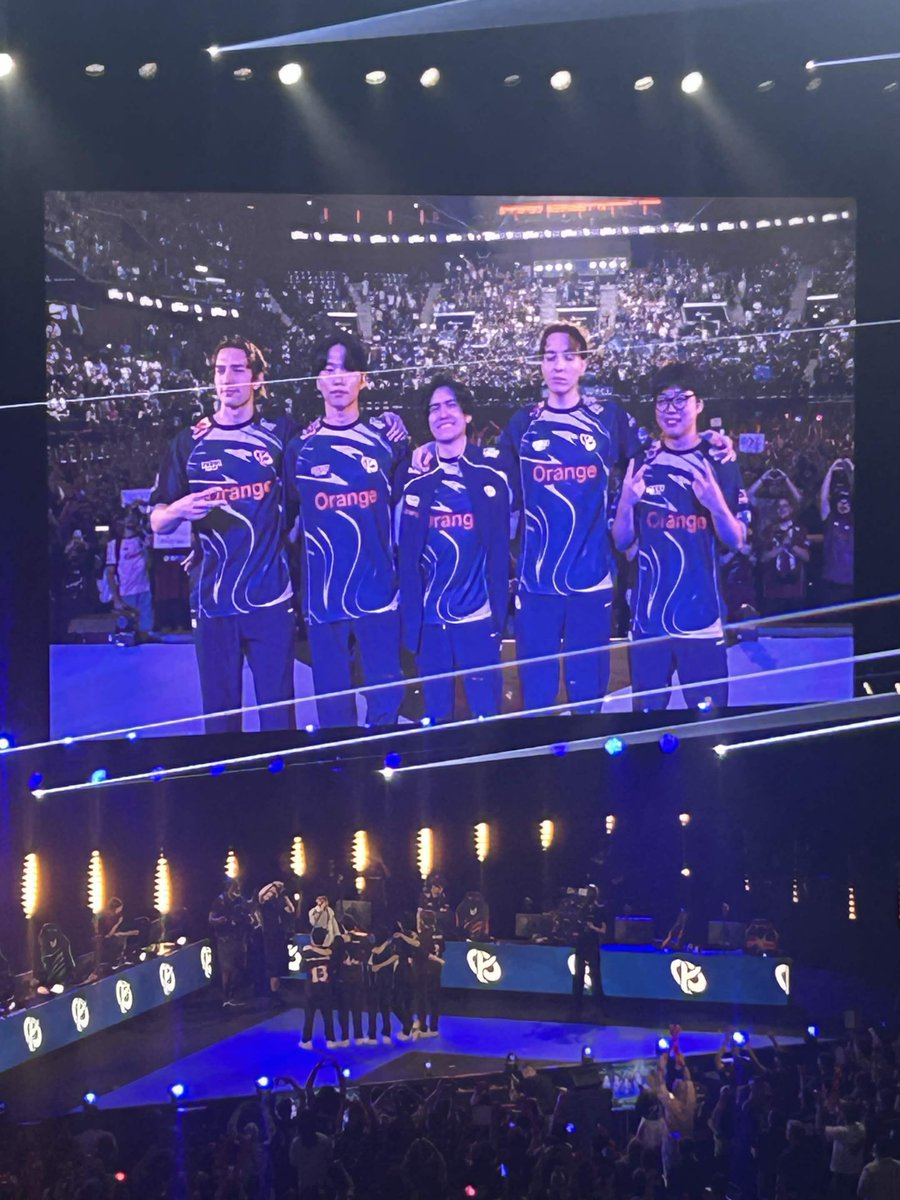 nss1l_'s tweet photo. Aura. https://t.co/PPrNCaYSIu