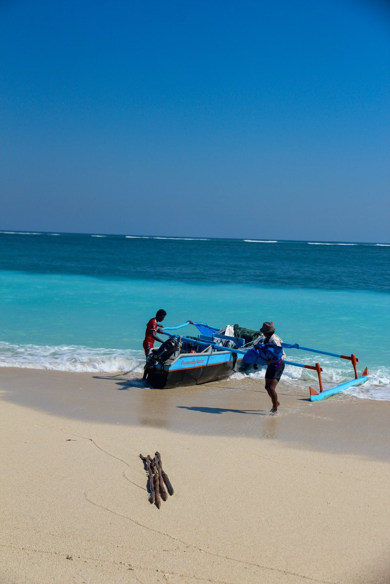 GlobeTucker92's tweet photo. Bélo sur mer à Madagascar 🇲🇬 😍
Un petit coin de paradis https://t.co/3Zz4DuuapH