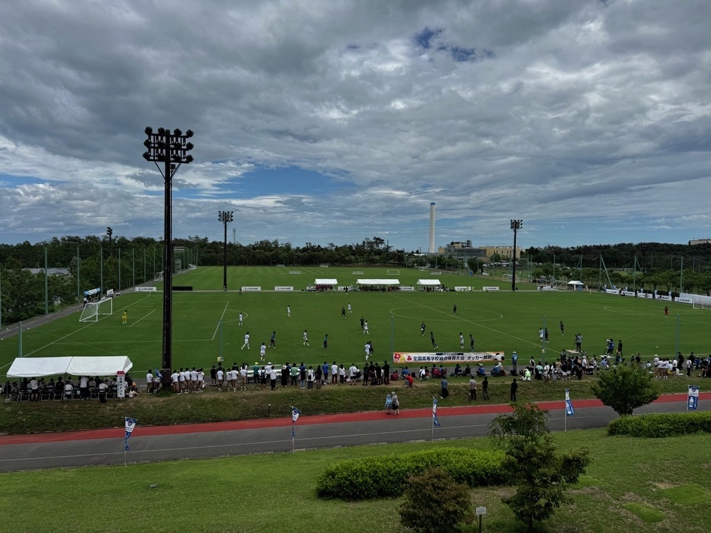 jvillage2019's tweet photo. 🏆インターハイ男子サッカー競技⚽
本日、準々決勝が終了！

ベスト4が出揃いました✨
どの試合も最後まで見応えのある熱戦でした🔥

暑い中、ご来場いただいた皆さま
本日は誠にありがとうございました🙇

準決勝は7月31日(金)、決勝は8月1日(土)に
Ｊヴィレッジスタジアムで行われます🏟️
いよいよ残り3試合⚽
最後まで、あたたかいご声援をよろしくお願いします📣

#高校サッカー #サッカー観戦 #全国高等学校総合体育大会