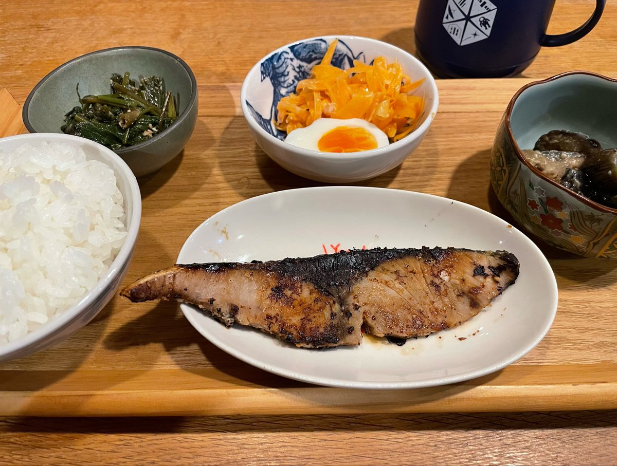 Ifoundpaw's tweet photo. ブリの麹漬け焼き他
#オバハンの食卓 https://t.co/n4RxmYu7dz