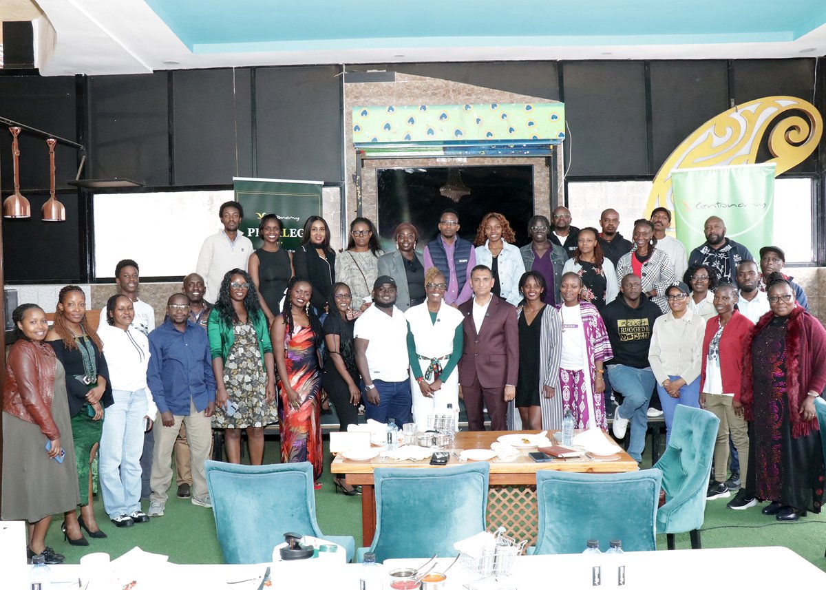 cekenduati's tweet photo. The biggest lesson from our first Centonomy Privilege Connect didn't come from the front of the room, it came from the members

The opportunities that changed their businesses weren't the obvious ones. They were the riskiest.  

They made the decision first confidence came later. https://t.co/FQVSXLGBRp