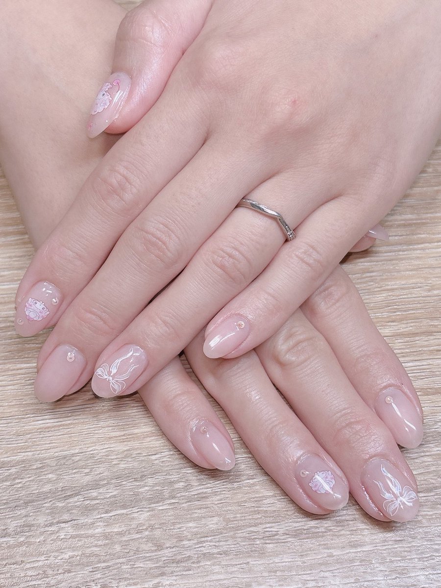 I1106Me's tweet photo. 控えめ💅🏻✨️
#ジェルネイル
#ショートネイル
#可愛いネイル
#夏ネイル
#春ネイル
#ネイルデザイン
#shortnails
#cutenails
#naildesign
#springnails
#summernails https://t.co/1FidnUFE8x