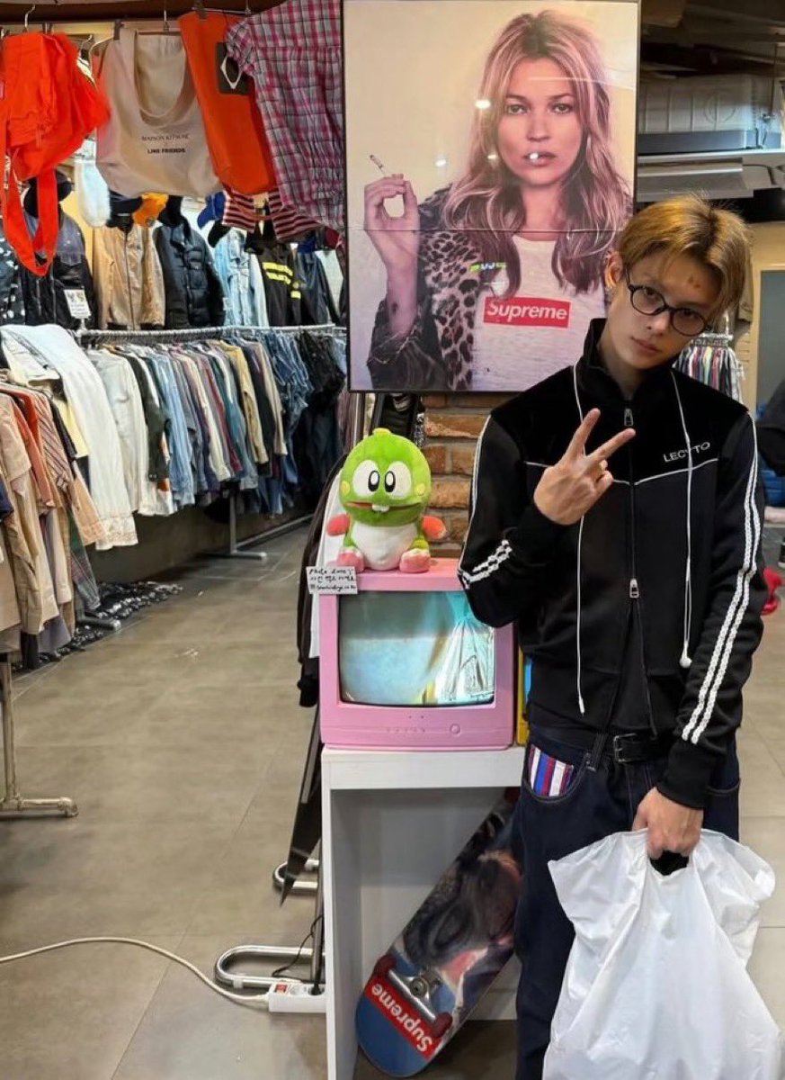 mxxu0_'s tweet photo. 동묘Wassup🤟🏻 https://t.co/uR3C0gGmvx