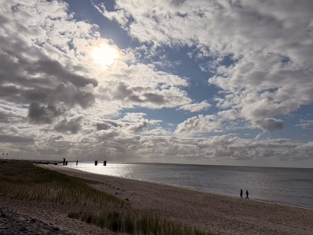 MichaelGemxev2's tweet photo. Moin, das Wetter: unentschlossen 🌊🌨️. https://t.co/1uwpvi3TBO