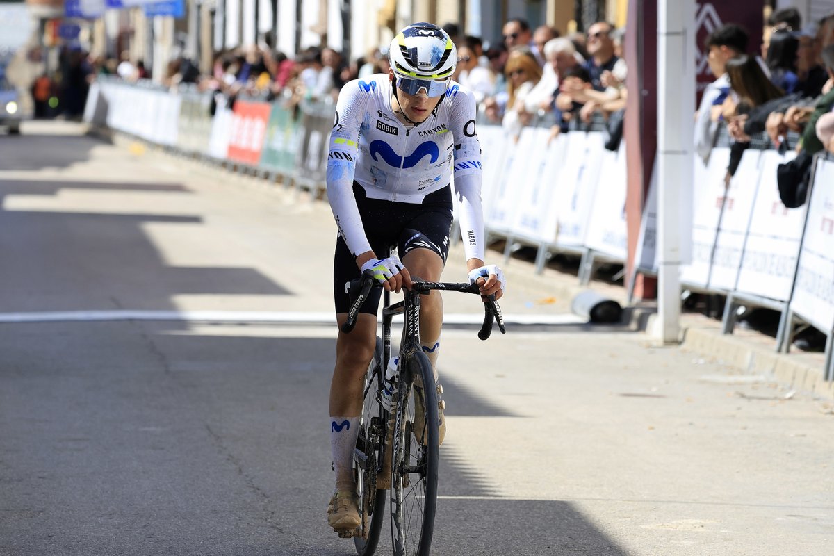 Movistar_Team's tweet photo. 🚀 El siguiente paso.

Javier Cubillas formará parte del Movistar Team a partir de 2027 tras completar su formación dentro de nuestra estructura.

El castellonense, que ha firmado hasta 2029, se convertirá en el primer corredor en recorrer todo el camino desde el Baqué Movistar Team, pasando por el Movistar Team Academy, hasta el equipo WorldTour.

💙 ¡Enhorabuena, Javi!

#RodamosJuntos | @movistar_es