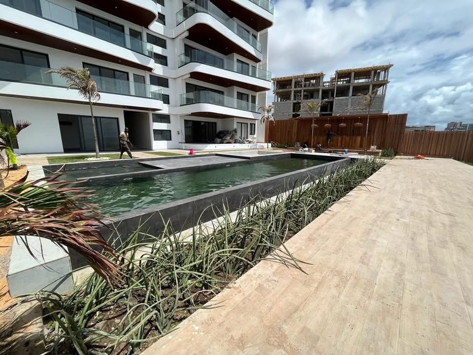 BusinessGalsen's tweet photo. 🌊 VIVEZ LES PIEDS DANS L'EAU — LE VIRAGE 🌊

Imaginez ouvrir vos fenêtres chaque matin sur l'océan. Pas une vue « côté mer ». La mer, en première ligne.

Nous vous proposons un appartement F4 de 230 m², au 4ᵉ étage d'une résidence d'exception au Virage.
Un volume rare, pensé pour ceux qui ne veulent pas choisir entre espace, confort et emplacement.

✨ Les prestations de la résidence :
🏊 Piscine
🛗 Ascenseur
🏋️ Salle de sport
🛡️ Sécurité 24h/24
⚡ Groupe électrogène

📍 Le Virage — première ligne sur la mer
💰 360 000 000 FCFA

CONTACTS :
galsenbusiness@yahoo.com 
galsenbusiness@outlook.com
Téléphone & whatsapp (+221)773052217