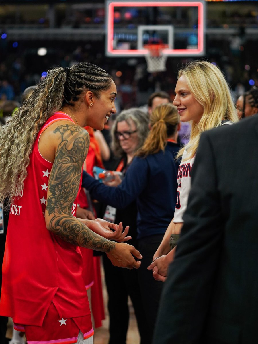 marinejreport's tweet photo. Marine Johannès and Gabby Williams during All-Star weekend https://t.co/z7S87JtE7Y