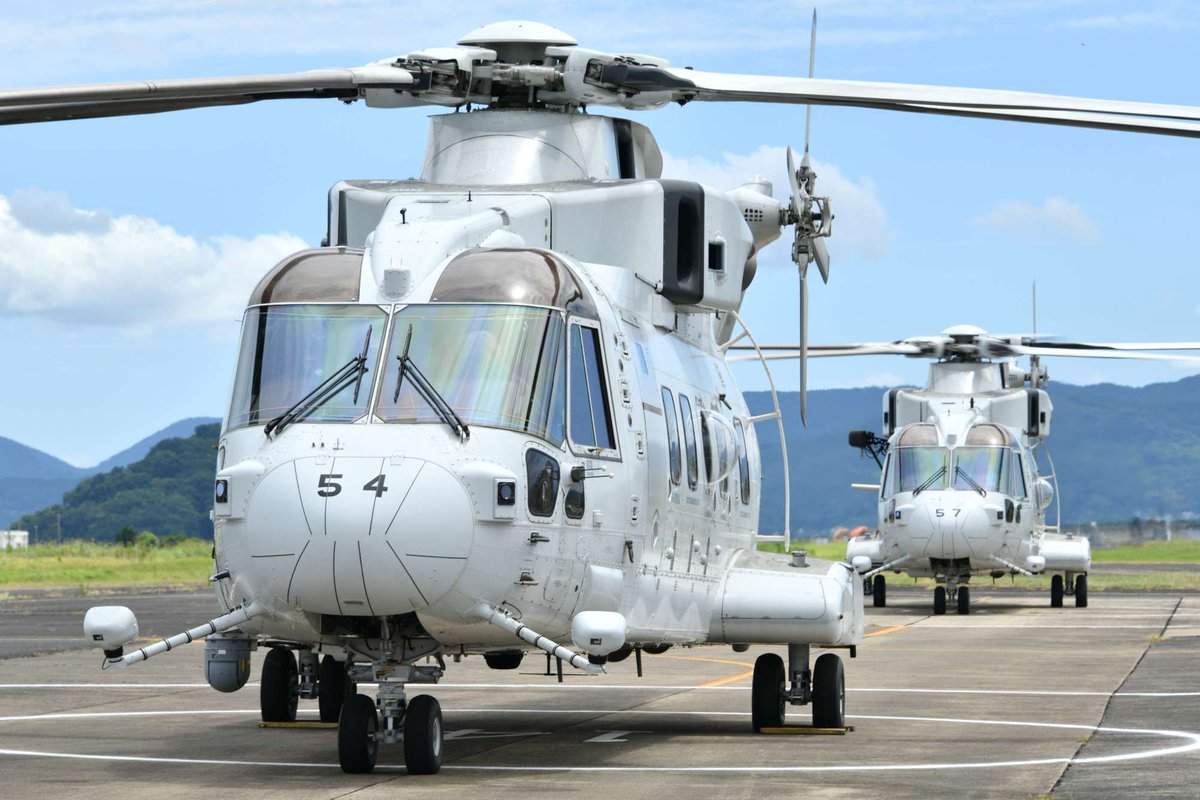 JMSDF_22aw's tweet photo. 7月28日に発生した令和8年熊本地震に対応するため、海自岩国航空基地第111航空隊所属の「MCH-101」2機が大村航空基地に到着しました。
#海上自衛隊 #JMSDF #大村 #岩国 #MCH #熊本地震 https://t.co/PSQBUmbMq7