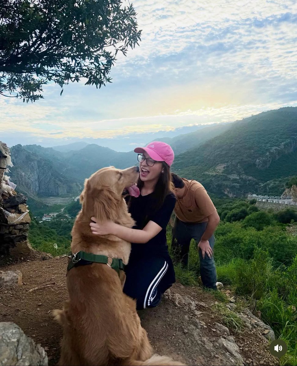 iqraayasir's tweet photo. Dananeer Mobeen enjoying in mountains #fyp #insta #dananeer #trending https://t.co/AtY0OO6PsA