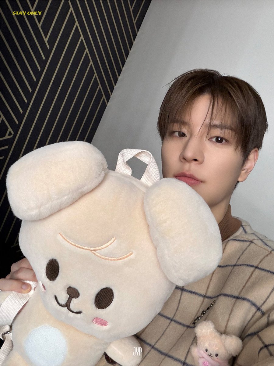 SEUNGM1NE's tweet photo. Fanmeeting behind #Seungmin 🤍 https://t.co/ecVMSJafyM