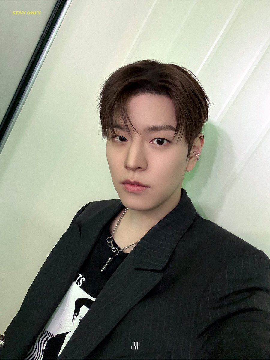 SEUNGM1NE's tweet photo. Fanmeeting behind #Seungmin 🤍 https://t.co/ecVMSJafyM