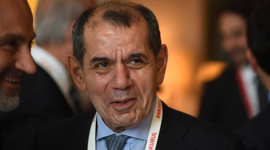forzacimbom's tweet photo. Dursun Özbek: "Her sene aynı şeylerle karşı karşıya geliyorum. Hep ''transferler nerede kaldı, ne oluyor'' deniyor. Sonuçta transferi yapıp şampiyon oluyoruz 4 yıldır." (Levent Tüzemen) https://t.co/xJMTMOFnf7