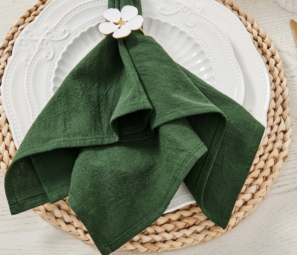 IgnatiaXIV's tweet photo. @CailleaXIV I legit thought you were talking about this type of napkins when I first read it 😭😭 https://t.co/z3APFcT2yO
