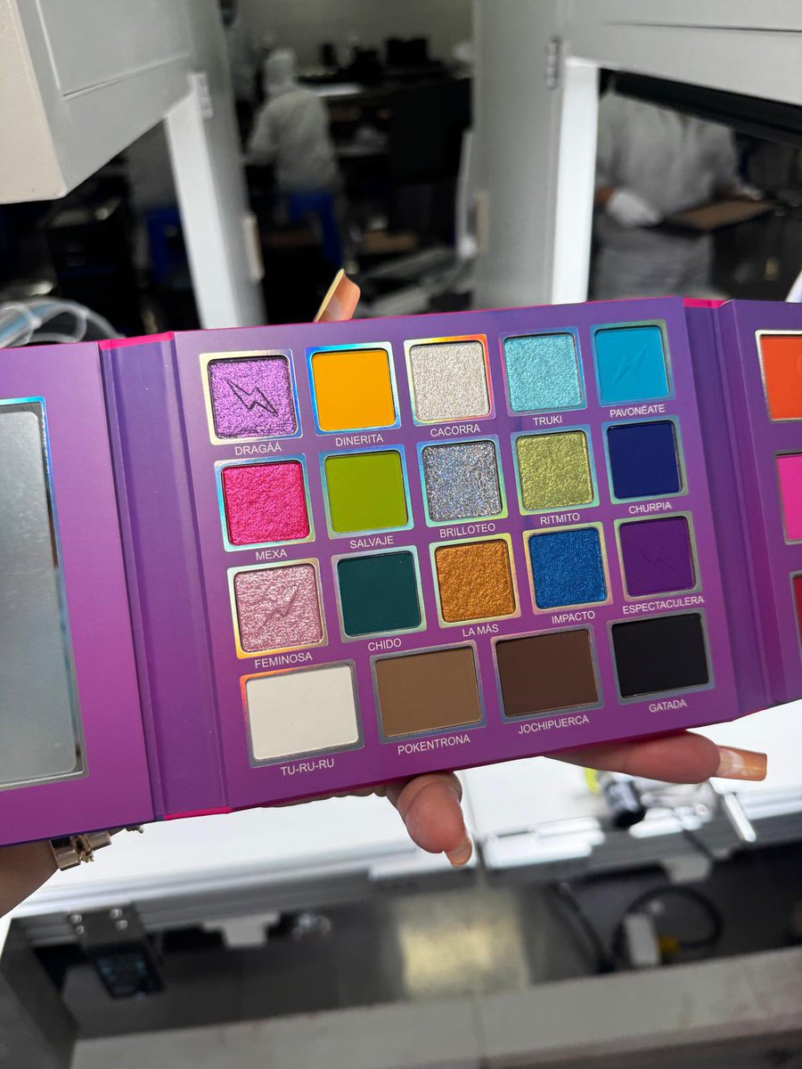 BrunoOlvez's tweet photo. Qué bonito ver que por fin después de tanto tiempo se logró !!! Gracias Beauty Creations por cumplirnos este sueño 🫶🏼🫶🏼🫶🏼. Preventa disponible a partir del 15 de agosto.
💅🏻Obvio la paleta que utilizamos para el capítulo no es la oficial 😉 . Esta es la buena y esta FABULOSISIMA: https://t.co/hwPMGqobft