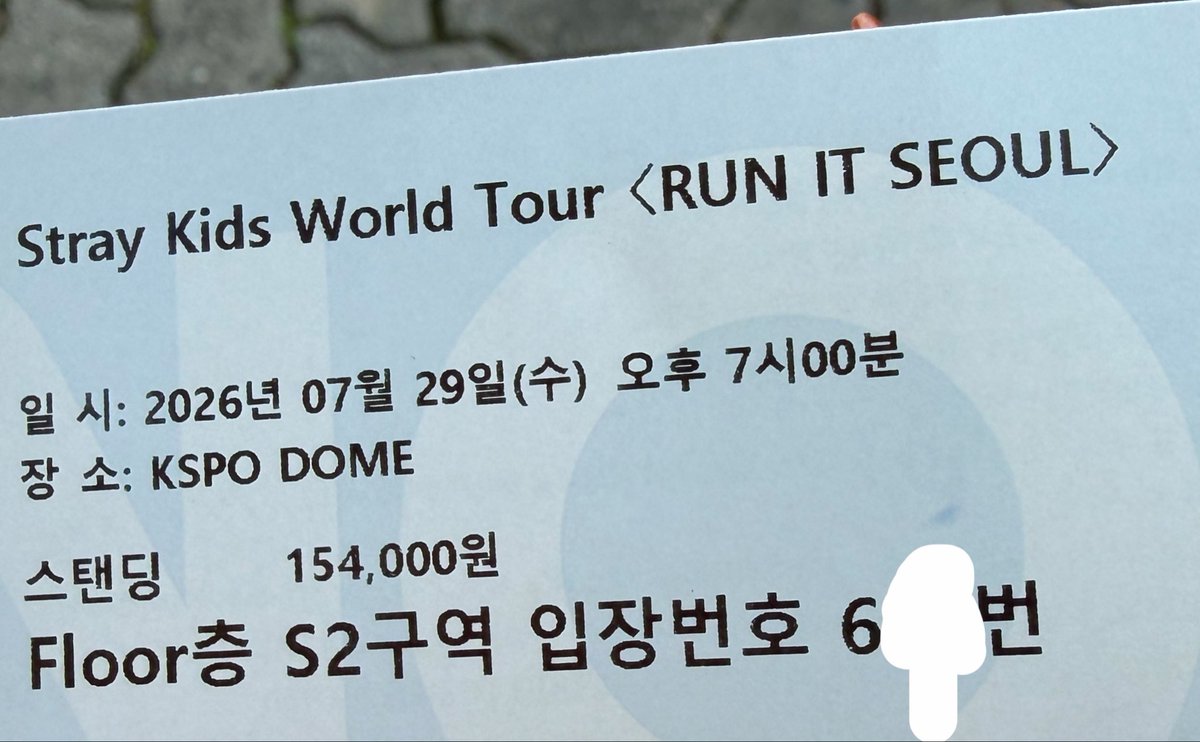 numati_skz's tweet photo. straykids world tour RUN IT 
チケット譲渡　スキズ

譲:7/29スタンディングS2 600番台
求:10000円

既に紙チケに交換済みです。
お値下げいたしました。
お気軽にお声掛けください！ https://t.co/TOuywwW5lP