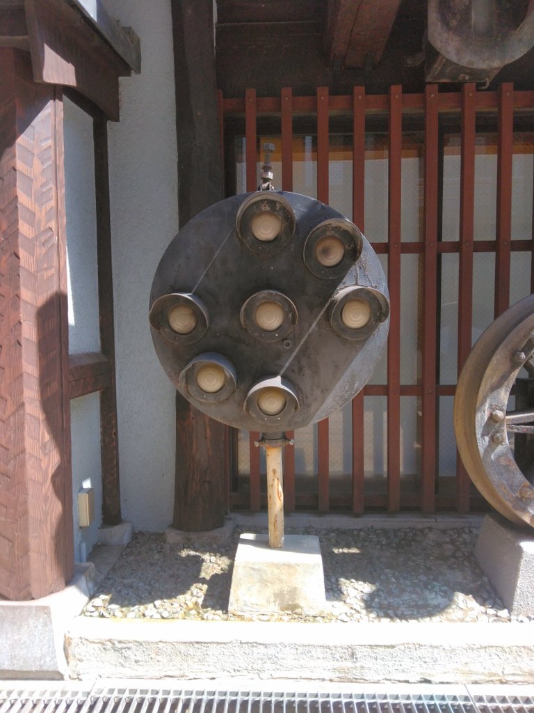 33GT_R's tweet photo. 東京都中野区にある居酒屋白木屋中野北口駅前店です。外観には鉄道関連の物が置かれてました。たまにはこんな雰囲気のお店もいいですね。
#東京都
#中野区
#居酒屋
#白木屋中野北口駅前店
#鉄道 https://t.co/soGrfV24uZ
