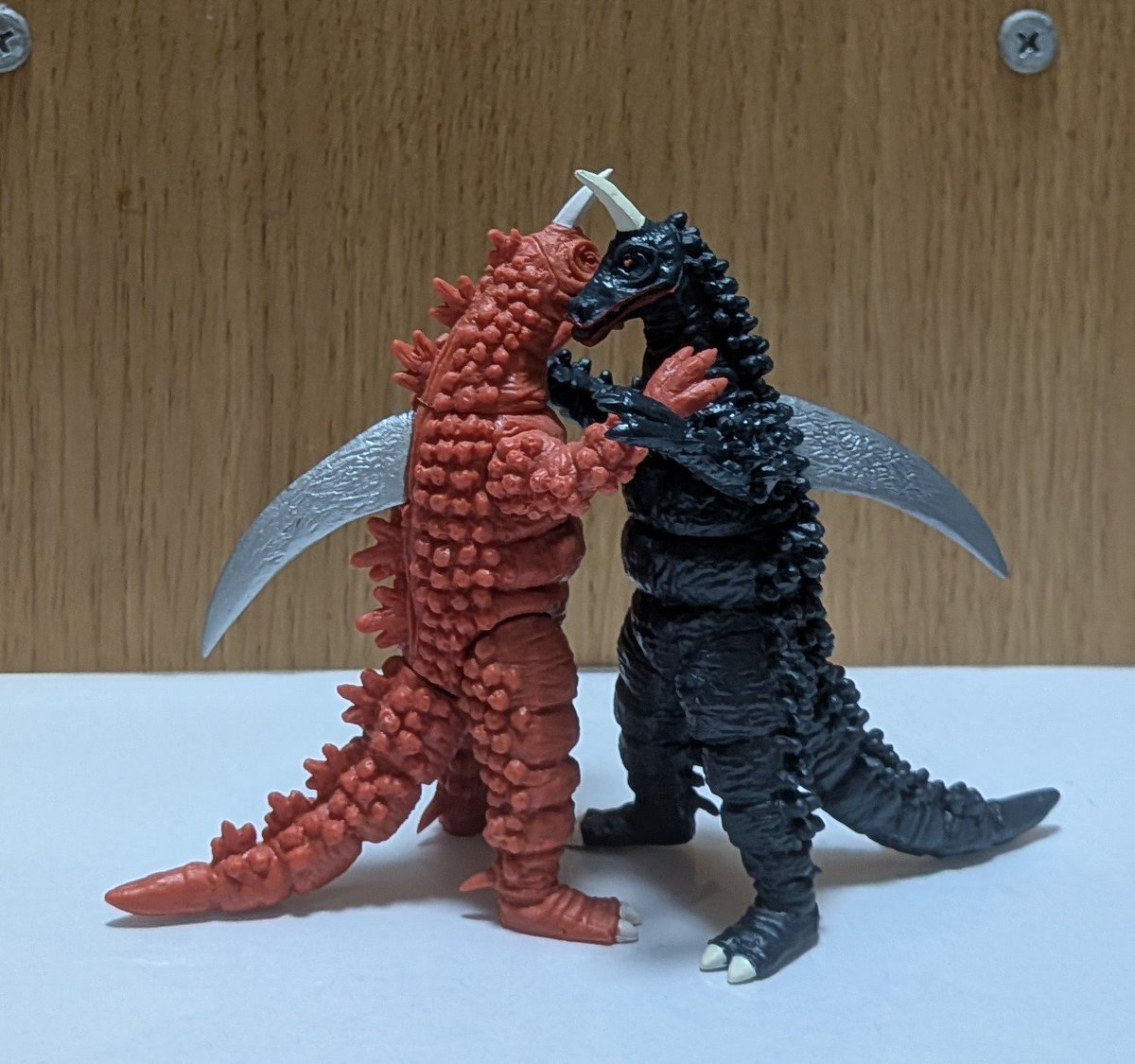 SEKI00340111's tweet photo. HGのサンプルが届きましたので、もうまもなく市場に出回るかと☝️
ヒトハとフタバのように仲の良い兄弟ですなぁ〜 https://t.co/BQOy2jLbvZ