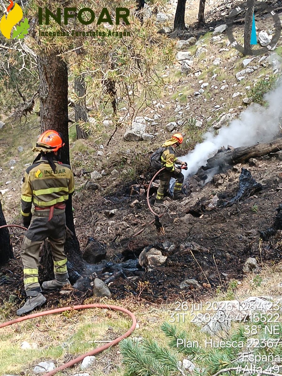 IIFFAragon's tweet photo. INFOAR trabaja en 🔥#IFPlan
de forma favorable. El incendio ha afectado a 80-90 hectáreas, según estimación provisional.
🚒 Hoy opera el helicóptero 🚁 y helitransportada de #Boltaña, dos brigadas terrestres y una autobomba. https://t.co/Gnnt59sqC6