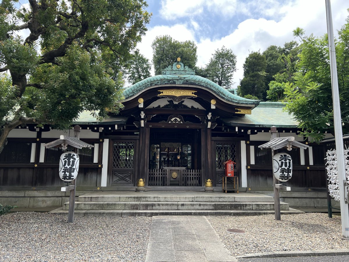 HoshiBoshi726's tweet photo. 白金氷川神社さんに行って来ました。
色々な猫🐈御朱印がある神社さんでしたが8月から期間未定で通常御朱印のみになるとの事で急いで伺いました。誕生日御朱印も今月なら誕生日がいつでも書いて下さるとの事でありがたく頂きました。
御利益は開運、厄除け、家内安全。
境内には3匹の猫ちゃんがいます https://t.co/oopqU5isO7