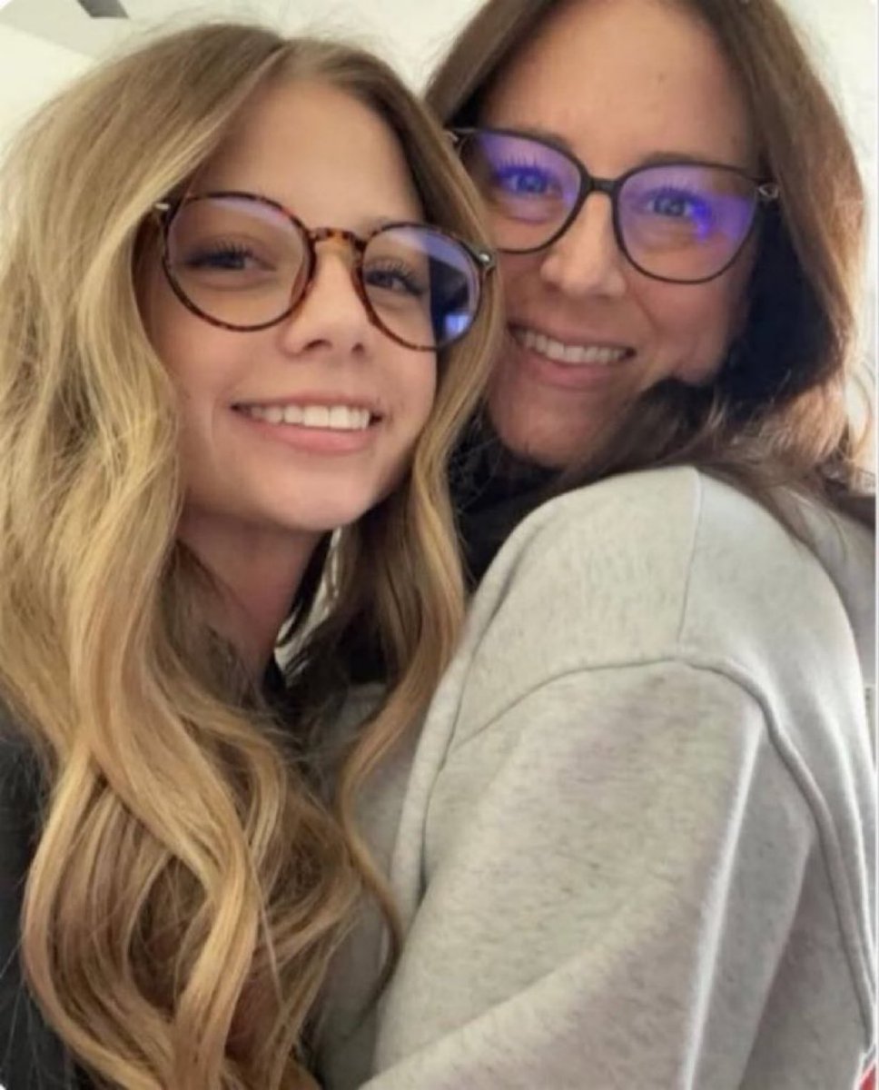 liana448561999's tweet photo. Si mi madre te envía un mensaje directo, ¿respondes?

◯ Sí

◯ No

◯ Depende https://t.co/F8HT5xALhE