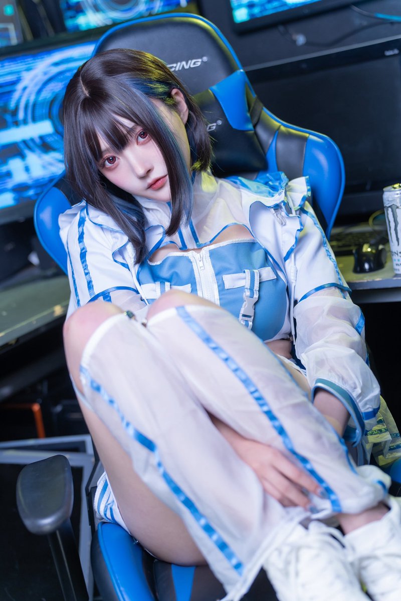 chocolatdayo00's tweet photo. 【❤️しょこら直近スケジュール❤️】

7/31(金)〜8/2(日) 🌎
世界コスプレサミット（コスサミ）
ユニバーサルエンターテインメントブース

8/2(日) 夜 🌙
？？？

8/15(土)〜16(日) 💕
コミックマーケット108（C108）
📍8/15(土) どこかにいます
📍8/16(日) 南a11ab

9/5(土) 📸
アコマル出展 https://t.co/4podnGoW2z