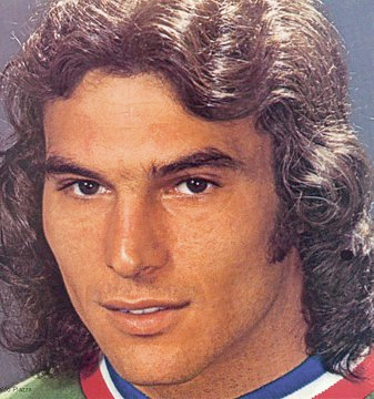pilia_albert's tweet photo. 📚#ASSE #CeJourLà

Le 29 juillet 1972, l'argentin Osvaldo Piazza fait ses débuts à l'ASSE contre les Young Boys de Berne à Geoffroy-Guichard lors de la coupe d'Eté (5-0).
N'ayant pas obtenu sa lettre de sortie d'Argentine, il joue sous fausse licence, celle d'Alain Merchadier ! https://t.co/qM8lhOwTuX