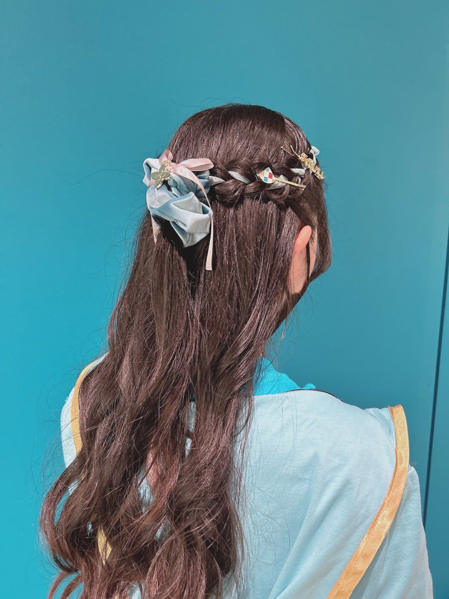 mogmog_nekochan's tweet photo. 今日の参戦服、自分でおおまかにだけデザインして細部のデザインとお裁縫をお友達が作ってくれたんだけどほんまに可愛く仕上げてくれて神…❕😭🩵ありがとう〜❣️ https://t.co/7Irbp7W05N